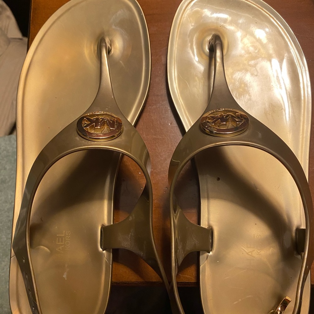 Micheal Kors gold sandals - Picture 8 of 8